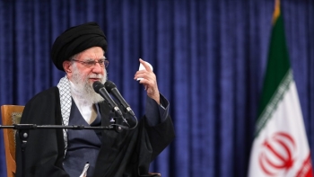 روح بلند پیشوای ملّت بزرگ ایران و رهبر امّت اسلامی، حضرت امام خامنه‌ای با نوشیدن شهد گوارای شهادت در ماه مبارک رمضان به ملکوت اعلی پیوست. -  1404/12/10
